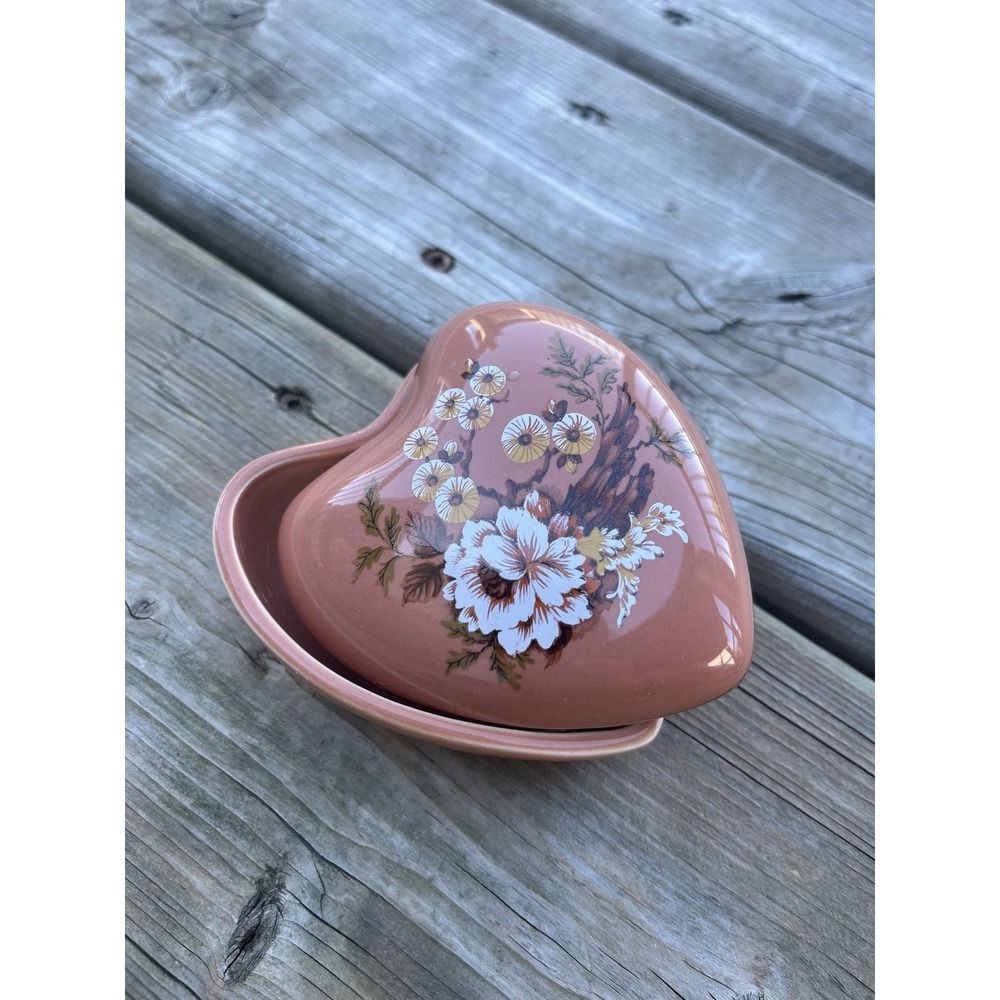 Vintage Sadler, England - Heart Shaped China / Ceramic Trinket Box with Lid